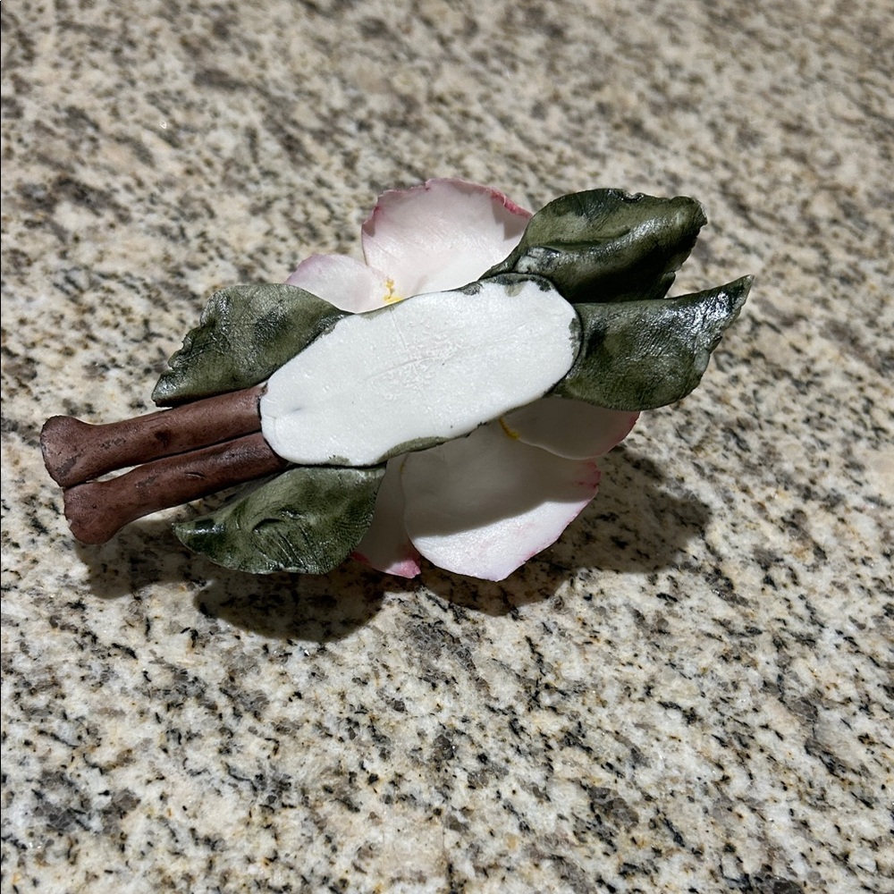 Porcelain Pink & Yellow Rose - Picture 7 of 7